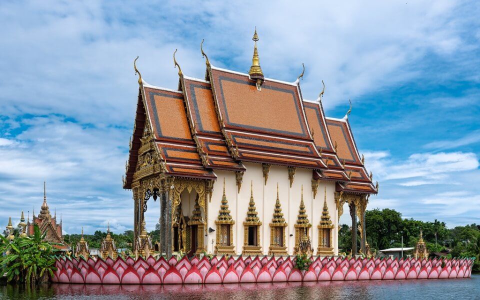 wat plai laem